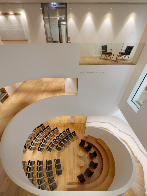 Open forum with layers of floors